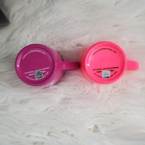 Torkia Authentic "I Love NY" Bone China Mini Mug Set - Picture 4 of 12